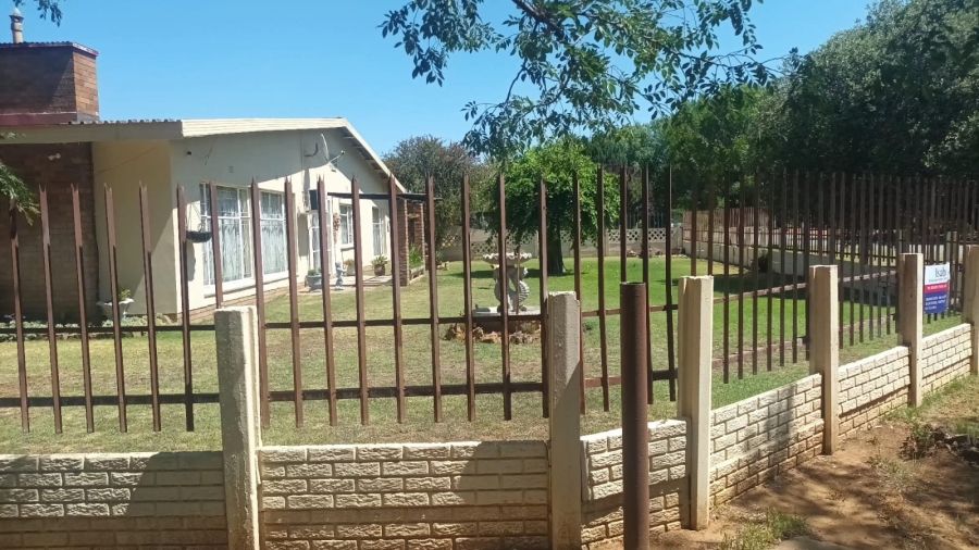 4 Bedroom Property for Sale in Hennenman Free State